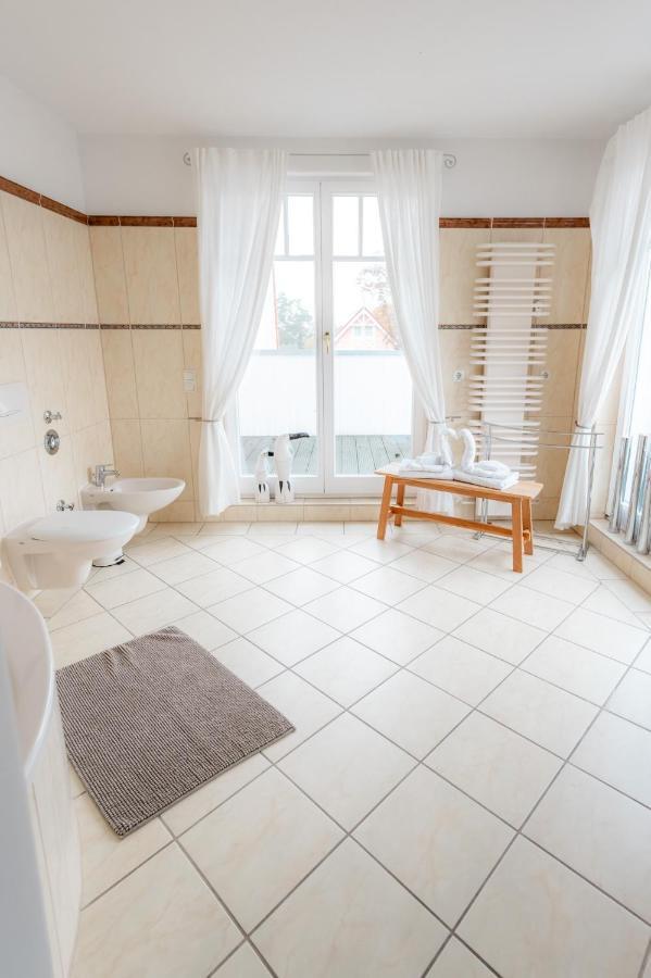 Villa Duene Mit Grosser Sonnenterrasse, Kamin, Wlan Und Tiefgarage Fuer 2-4 Personen Ostseebad Kühlungsborn Esterno foto