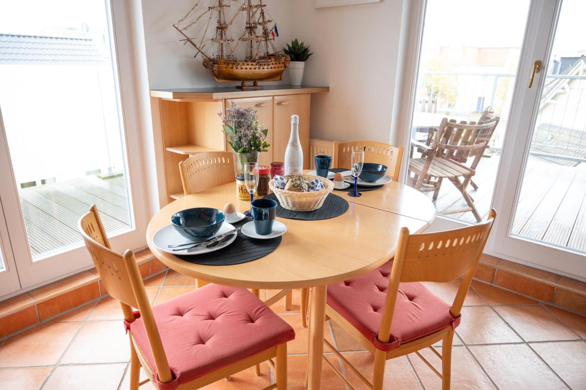 Villa Duene Mit Grosser Sonnenterrasse, Kamin, Wlan Und Tiefgarage Fuer 2-4 Personen Ostseebad Kühlungsborn Esterno foto